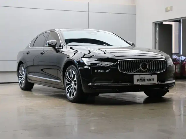Volvo S90 — Фото автомобиля 30