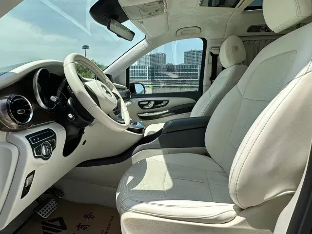 Mercedes-Benz V-Class — Фото автомобиля 12