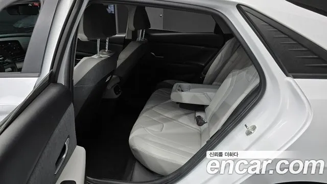 Hyundai AVANTE Avante (CN7) — Фото автомобиля 12