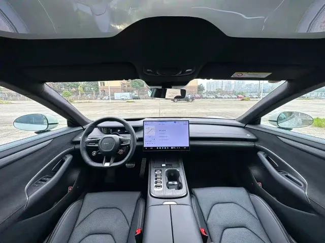 Xiaomi SU7 — Фото автомобиля 4