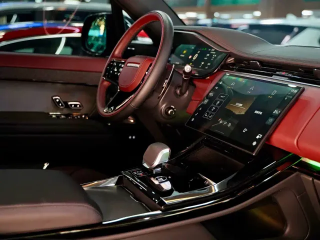 Land Rover Range Rover Sport — Фото автомобиля 19