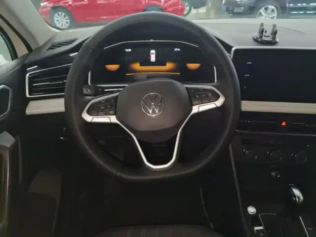 Volkswagen Tiguan L — Фото автомобиля 10