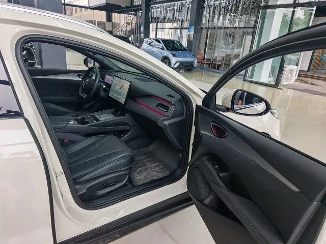 BYD Seal 06 DM-i Touring — Фото автомобиля 15