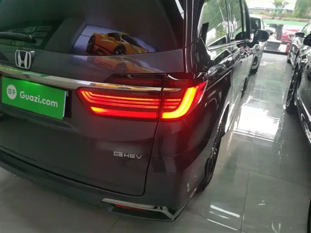 Honda Odyssey — Фото автомобиля 7