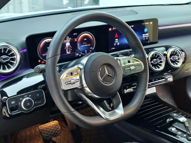 Mercedes-Benz A-Class — Фото автомобиля 12