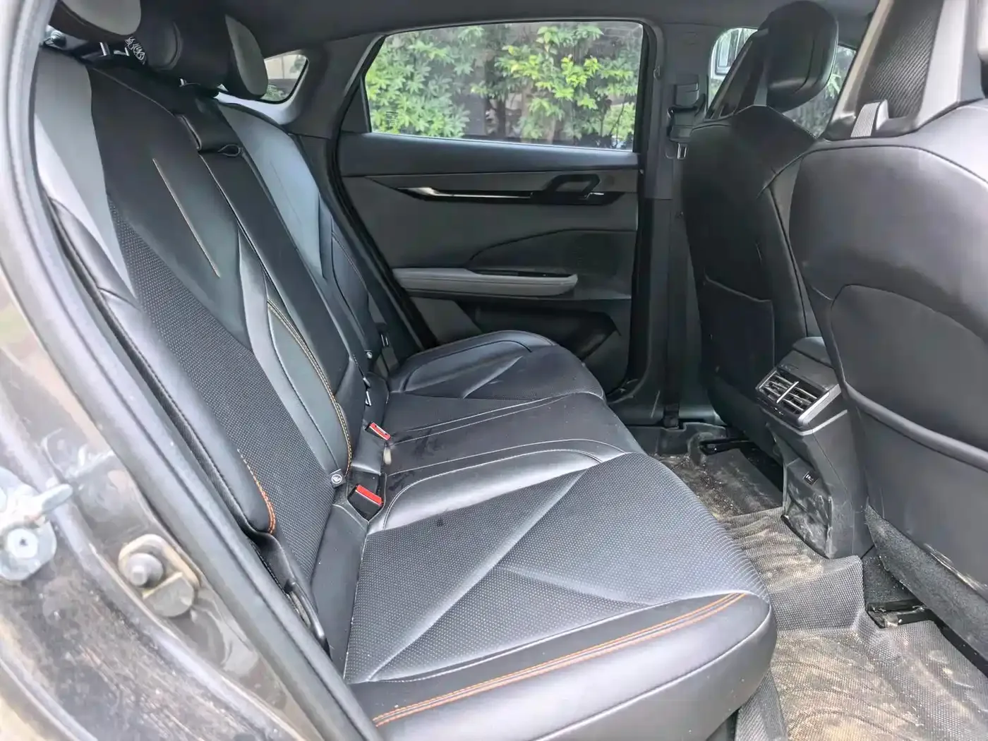 Changan Changan UNI-V 2022 1.5T Premium Model — Фото автомобиля 8
