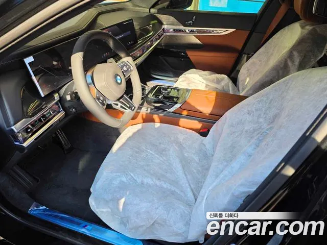 BMW 7 Series — Фото автомобиля 14