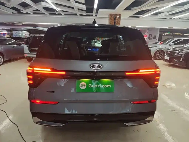 Ford Edge — Фото автомобиля 5