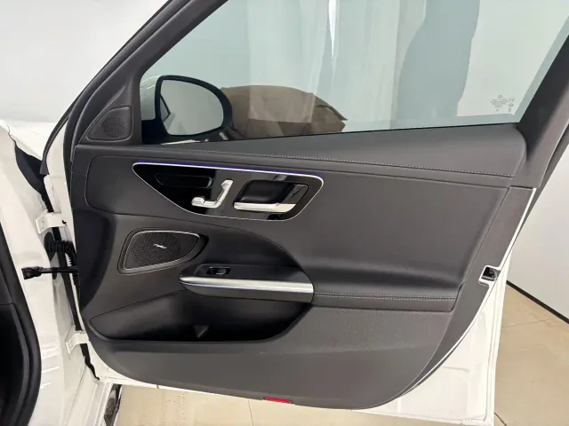 Mercedes-Benz C-Class — Фото автомобиля 24