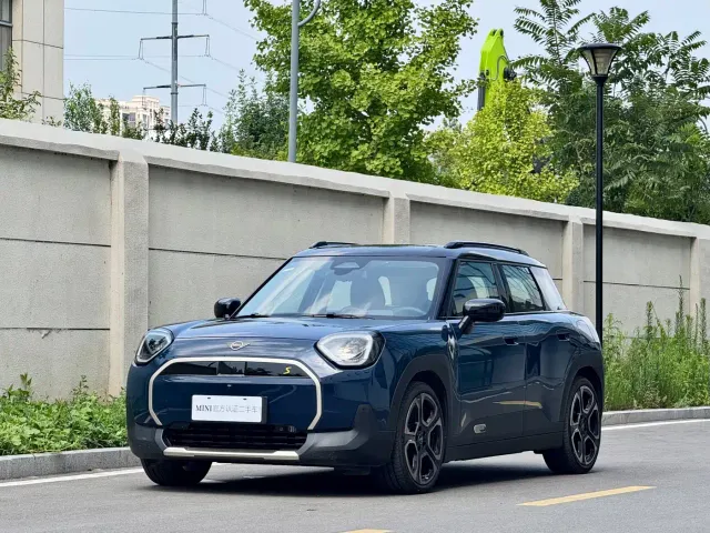 MINI Electric MINI ACEMAN — Фото автомобиля 3
