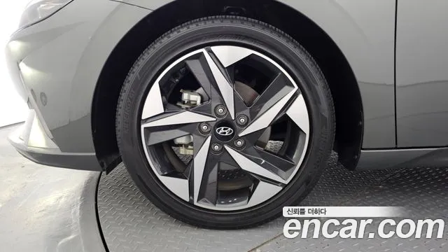 Hyundai AVANTE Inspiration — Фото автомобиля 5