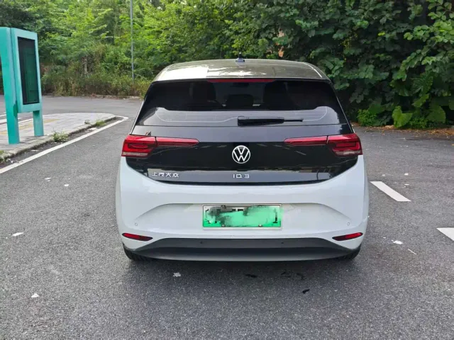 Volkswagen ID.3 — Фото автомобиля 4