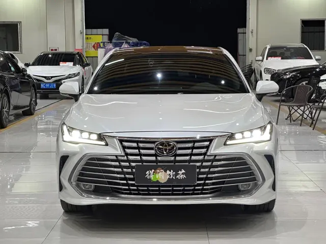 Toyota Avalon — Фото автомобиля 2