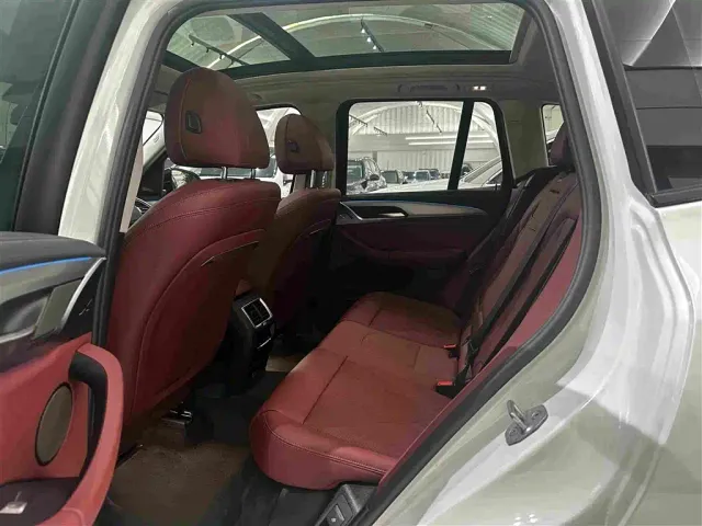 BMW iX3 — Фото автомобиля 13