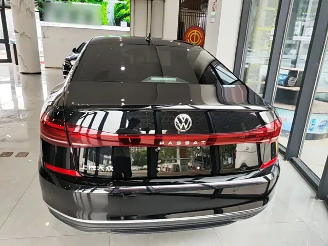 Volkswagen Passat — Фото автомобиля 5