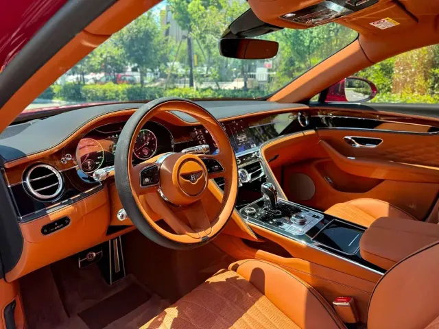 Bentley Flying Spur — Фото автомобиля 4