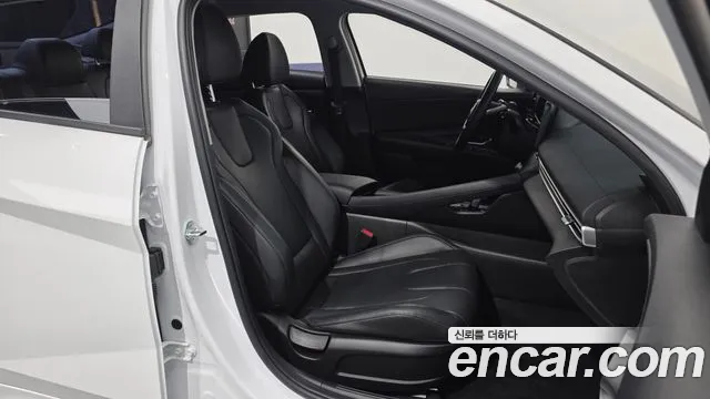 Hyundai Avante CN7 — Фото автомобиля 16