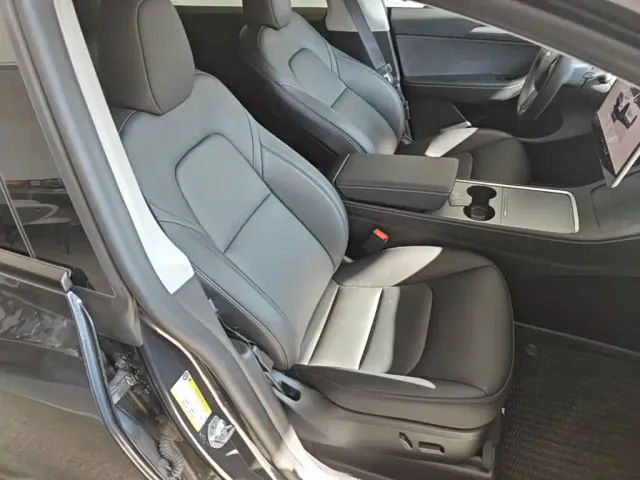 Tesla Model Y — Фото автомобиля 24