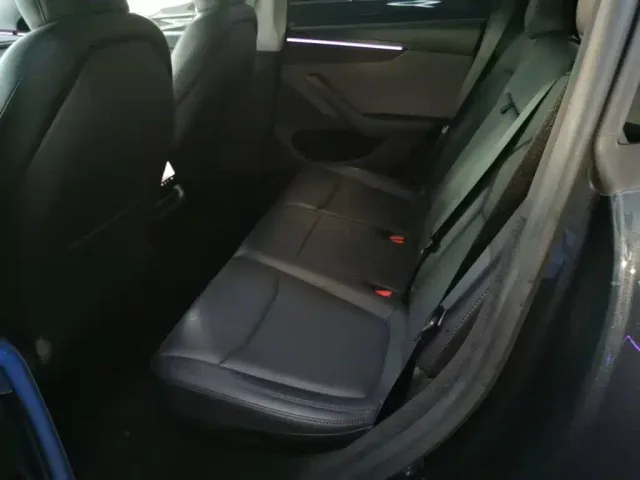 Tesla Model Y — Фото автомобиля 16