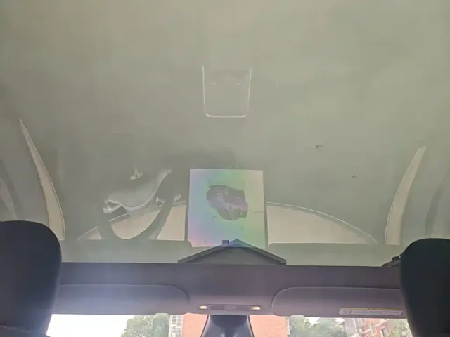 Tesla Model Y — Фото автомобиля 17