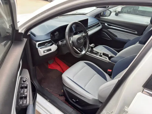 Geely Emgrand — Фото автомобиля 4