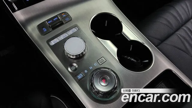 Genesis GV70 2.5T Бензин 2WD — Фото автомобиля 8
