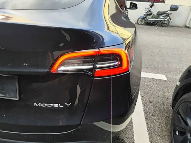 Tesla Model Y — Фото автомобиля 7