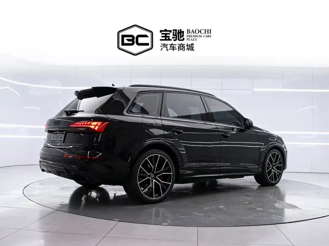 Audi Q7 — Фото автомобиля 3