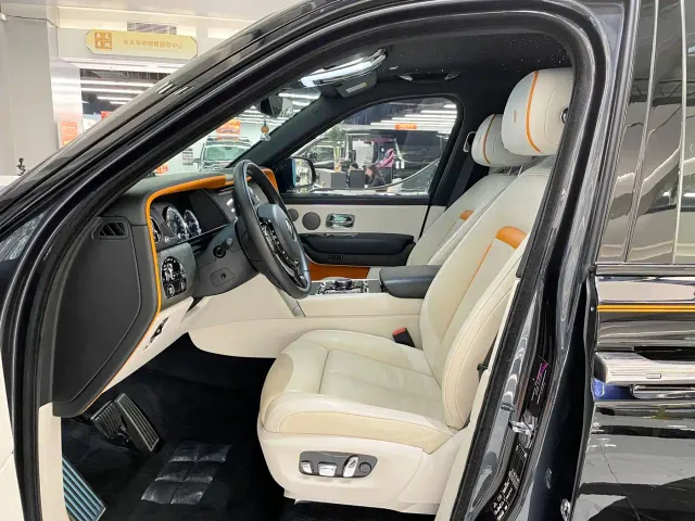 Rolls-Royce Cullinan — Фото автомобиля 17
