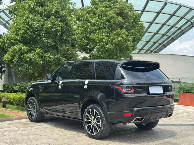 Land Rover Range Rover Sport — Фото автомобиля 7