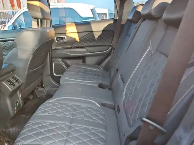 Mitsubishi Outlander — Фото автомобиля 16
