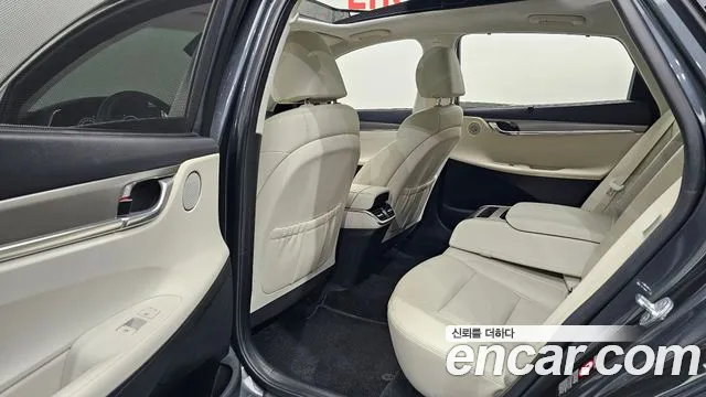 Hyundai Grandeur New — Фото автомобиля 18