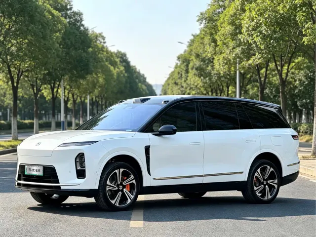 Nio ES8 — Фото автомобиля 3