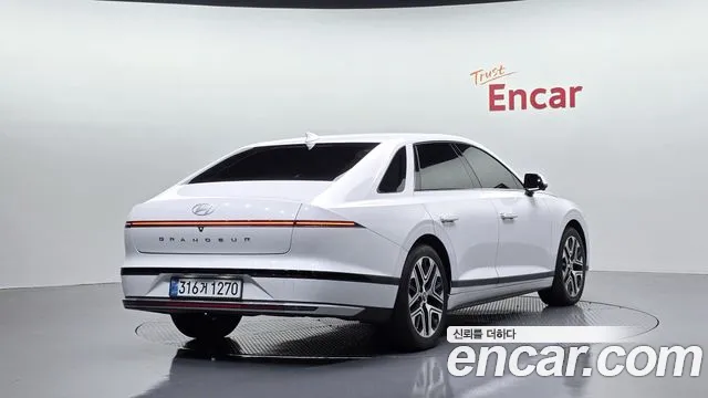 Hyundai Grandeur GN7 — Фото автомобиля 2