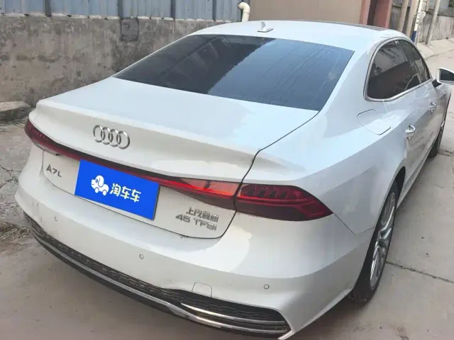 Audi A7L — Фото автомобиля 3