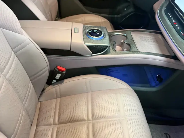 Hongqi Tian Gong 08 — Фото автомобиля 7