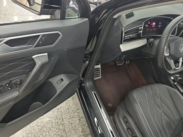 Volkswagen Tiguan L — Фото автомобиля 15