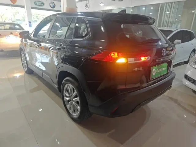 Toyota Corolla Cross — Фото автомобиля 4