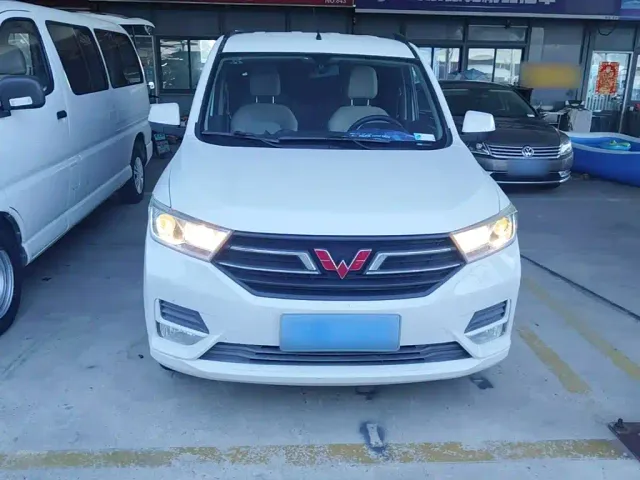 Wuling Hongguang — Фото автомобиля 2