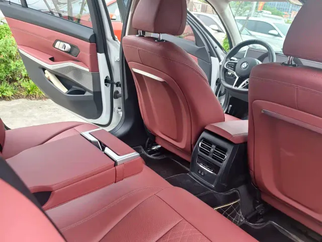 BMW 3 Series — Фото автомобиля 11