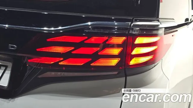 Toyota Alphard — Фото автомобиля 19