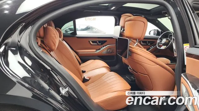 Mercedes-Benz S-Class — Фото автомобиля 12