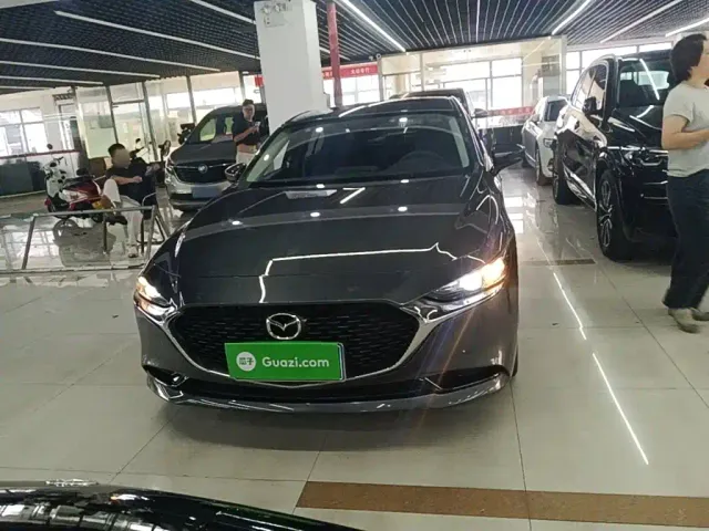 Mazda Axela — Фото автомобиля 2