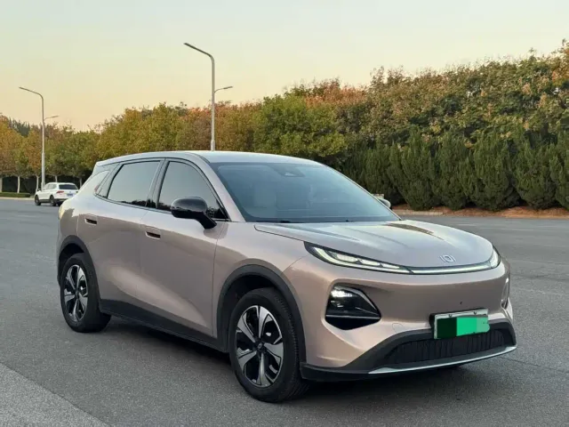 Changan Qiyuan Q05 — Фото автомобиля 3
