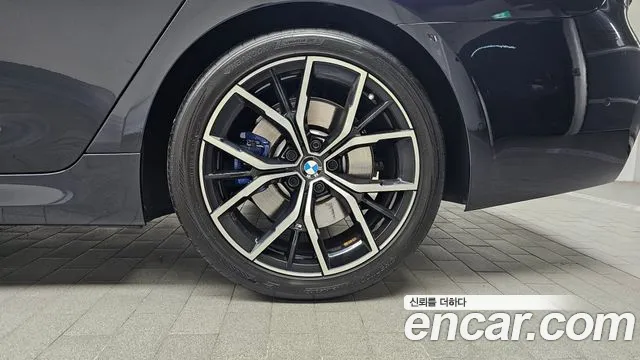 BMW 5-Series 5 серия (G30) 530i xDrive M Sport — Фото автомобиля 21