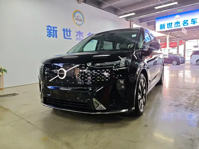 Фотография автомобиля — Volvo EM90