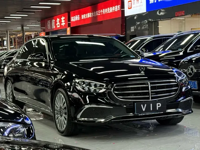 Mercedes-Benz E-Class — Фото автомобиля 3