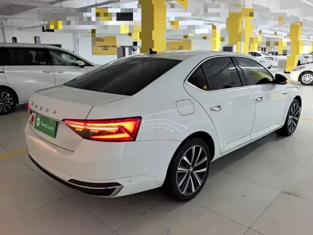 Skoda Superb — Фото автомобиля 6