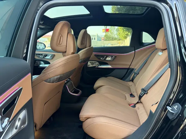 Mercedes-Benz E-Class — Фото автомобиля 8