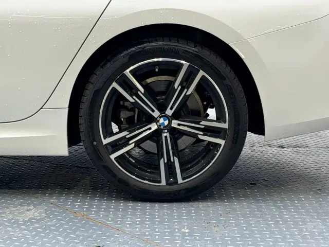 BMW 3 Series — Фото автомобиля 10